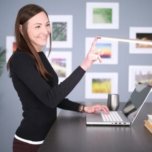 thestandingdesk-PjsBV_OpTcE-unsplash